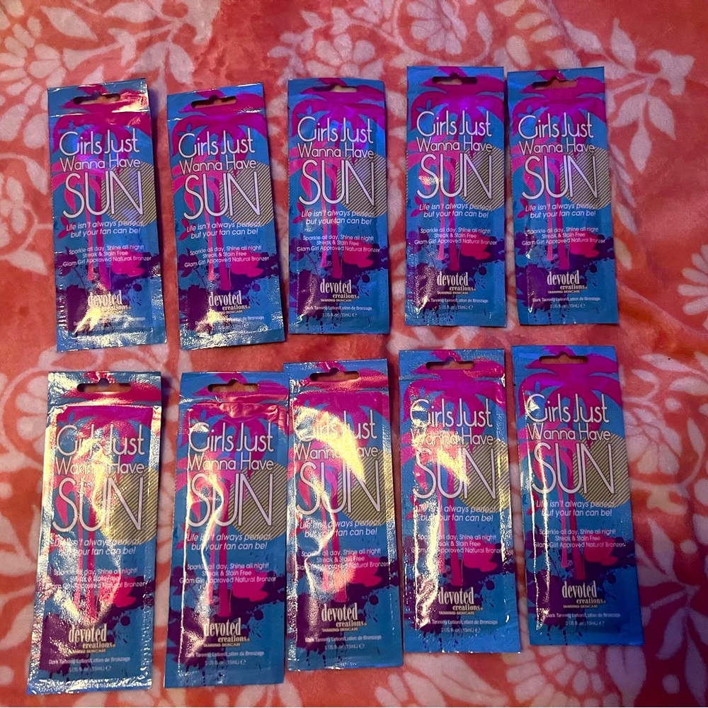 Girls Just Wanna Have Sun Indoor/Outdoor Tanning Bed Lotion Packets (10ct) NWT